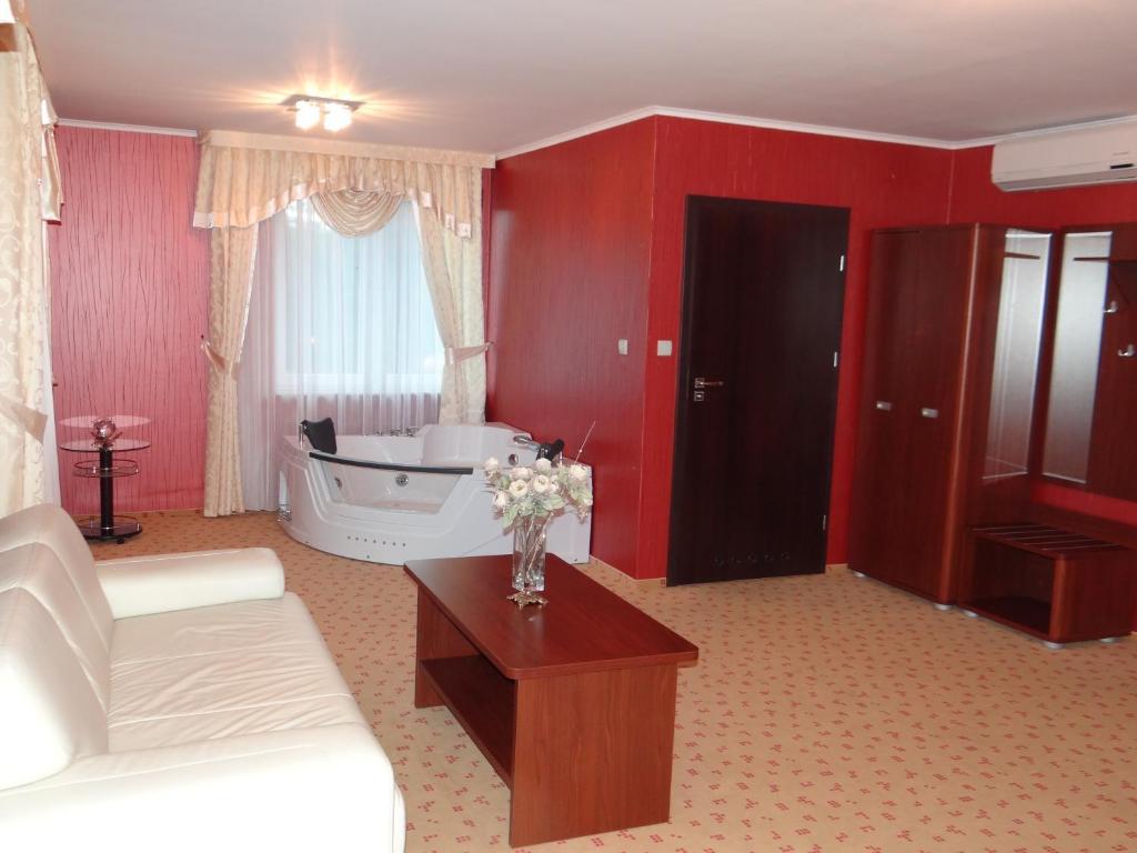 Hotel Tim Cekanowo Экстерьер фото